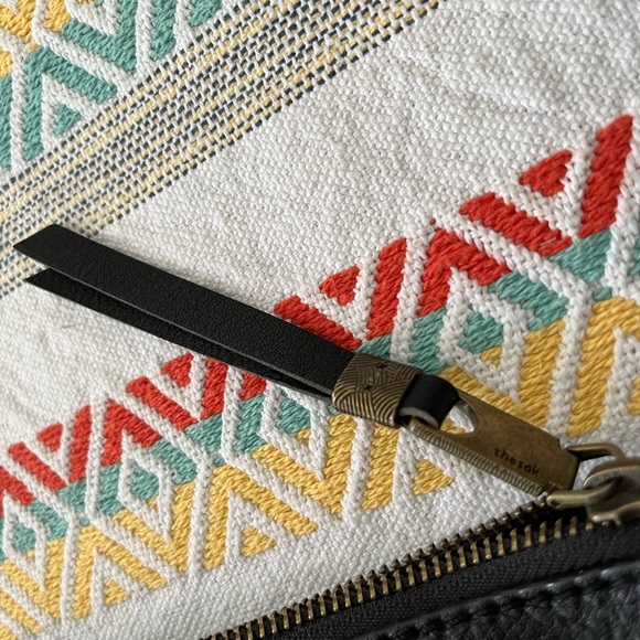 The Sak Small Black Leather Pebble Handbag Zipper Top Adjustable Strap Brass - Picture 8 of 10